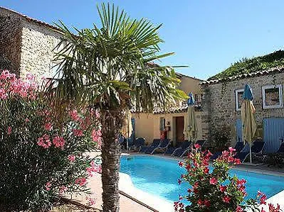 Logis Hotel La Bastide Saint Bach Suze-la-Rousse